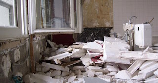 Демонтаж хрущевки в Коркино - удаление старых полов и стен по выгодной цене от 1779 рублей.